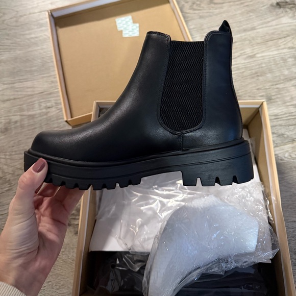 Carly Boot - Picture 4 of 4